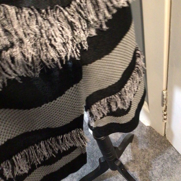 Ming Wang Animal Print Asymmetrical Fringe Vest JT - Picture 6 of 6